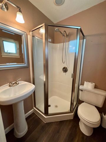 4425 E Indianapolis Avenue, Fresno, CA 93726