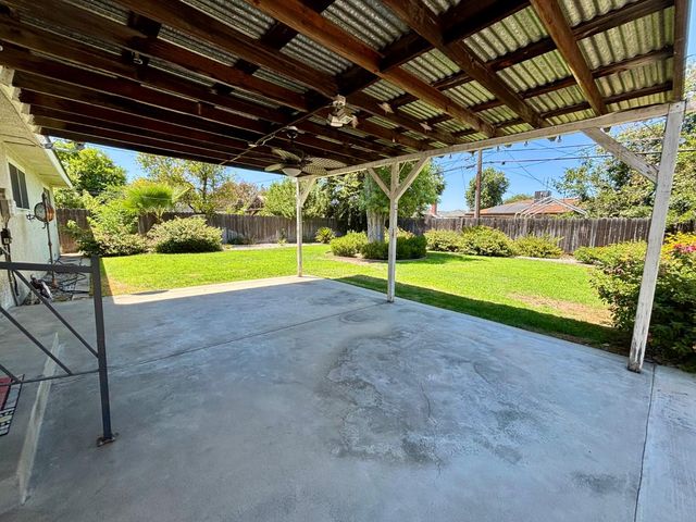 4425 E Indianapolis Avenue, Fresno, CA 93726