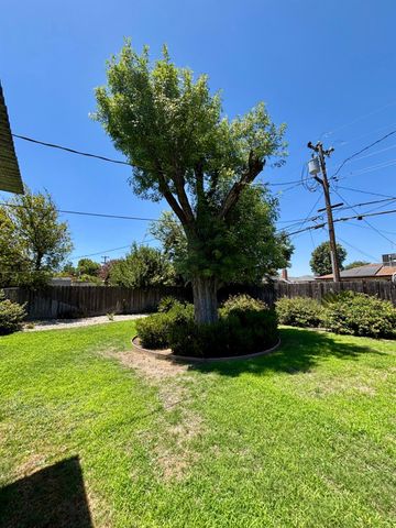 4425 E Indianapolis Avenue, Fresno, CA 93726
