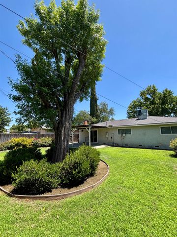 4425 E Indianapolis Avenue, Fresno, CA 93726