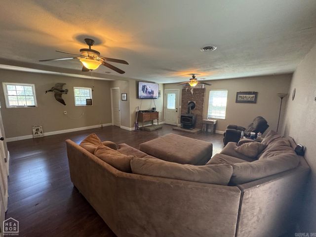 71 Manley Lane, Brookland, AR 72417