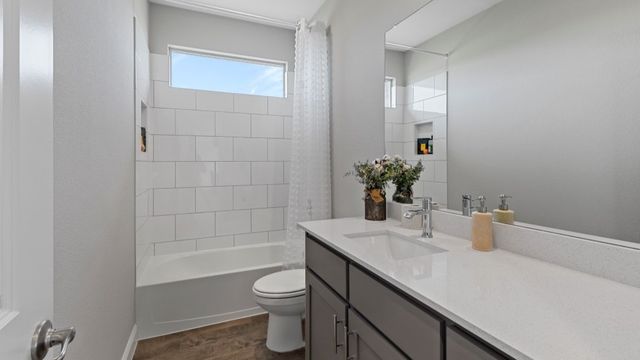 111 STANTON Avenue, Rhome, TX 76078