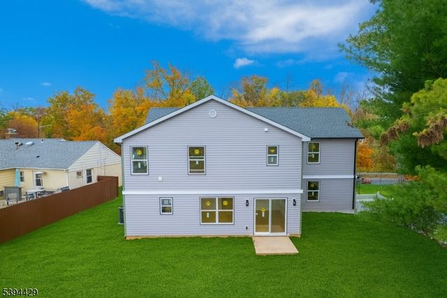 230 Oak Dr, Middlesex Boro, NJ 08846