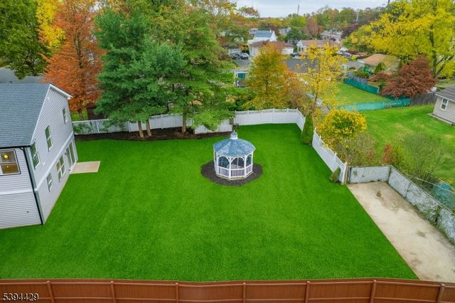 230 Oak Dr, Middlesex Boro, NJ 08846