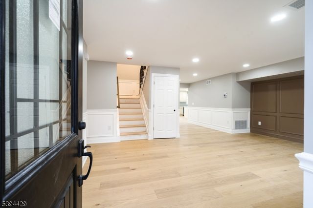 230 Oak Dr, Middlesex Boro, NJ 08846