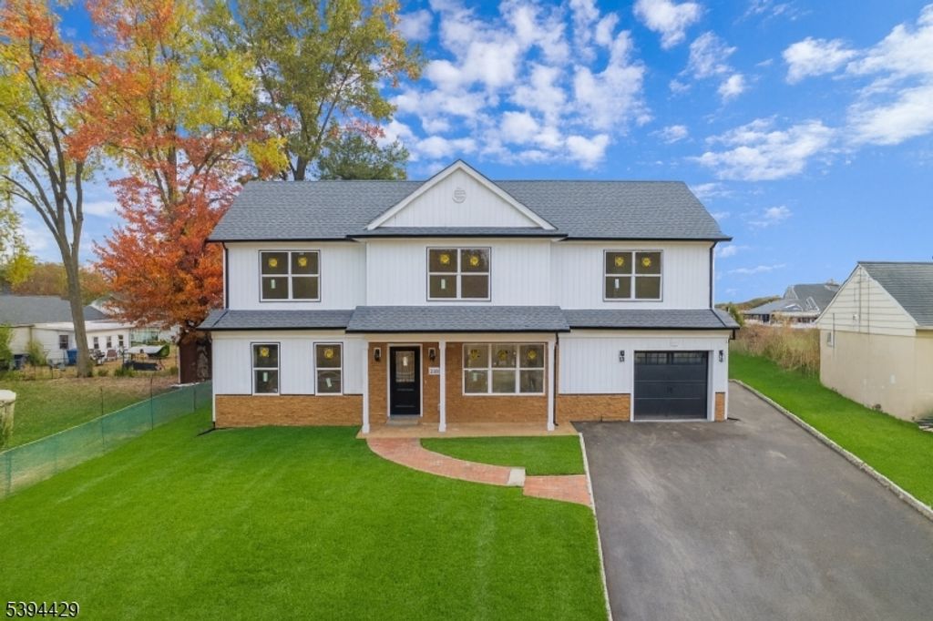 230 Oak Dr, Middlesex Boro, NJ 08846