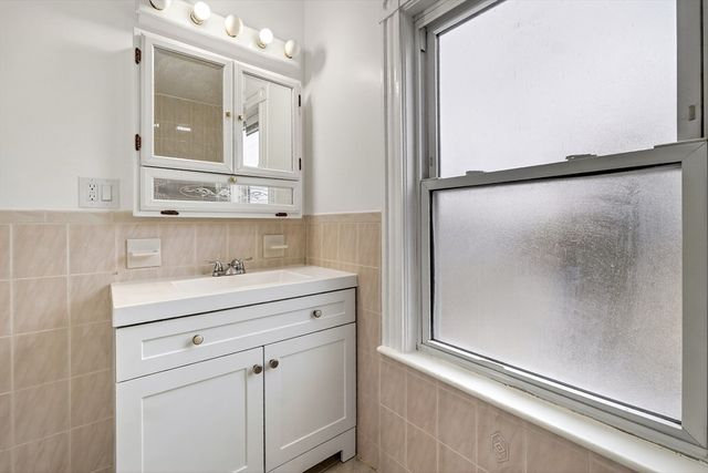 18 Clark St, Quincy, MA 02171