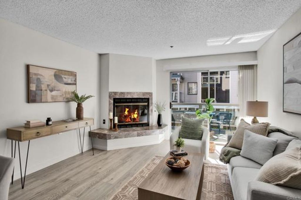 1560 Circa Del Lago D201, San Marcos, CA 92078