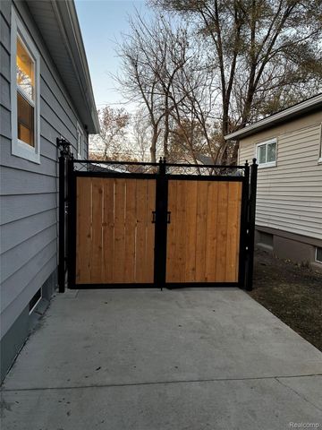 26912 Colgate Street, Inkster, MI 48141