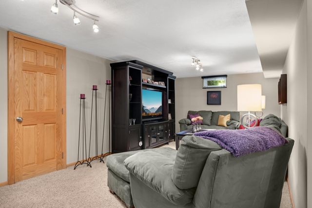 117 91st Lane NE, Blaine, MN 55434