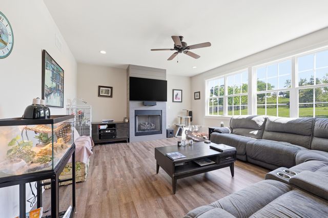 105 Delaney Ferry Road, Versailles, KY 40383