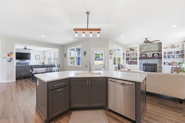 105 Delaney Ferry Road, Versailles, KY 40383