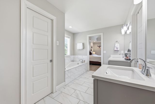 105 Delaney Ferry Road, Versailles, KY 40383