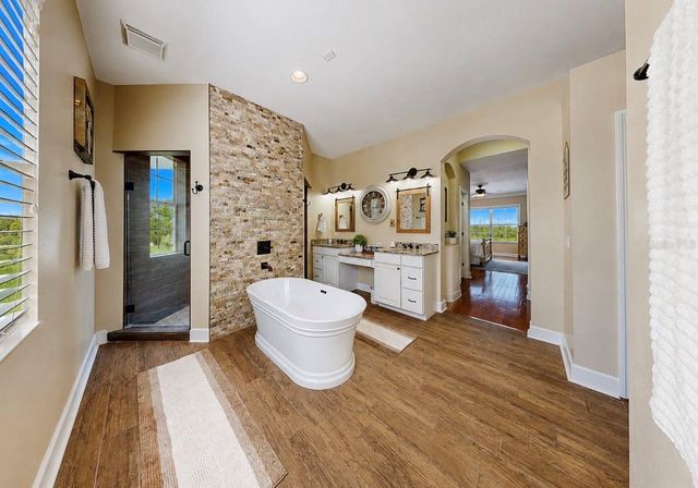 10619 LITHIA ESTATES DRIVE, Lithia, FL 33547