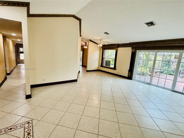 931 SW 150th Ave, Sunrise, FL 33326