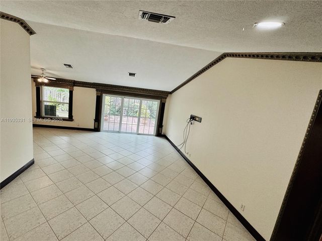 931 SW 150th Ave, Sunrise, FL 33326