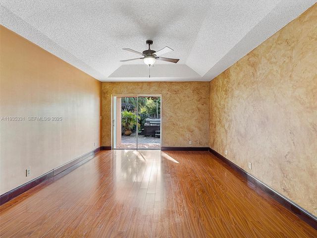 931 SW 150th Ave, Sunrise, FL 33326
