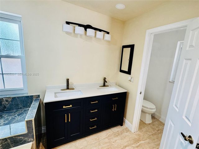 931 SW 150th Ave, Sunrise, FL 33326