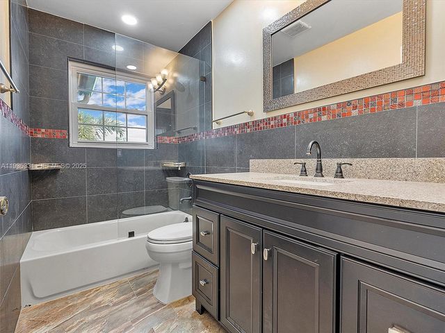 931 SW 150th Ave, Sunrise, FL 33326