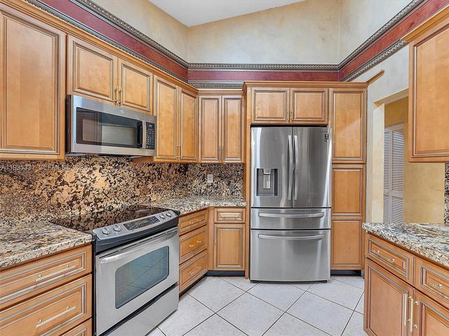 931 SW 150th Ave, Sunrise, FL 33326