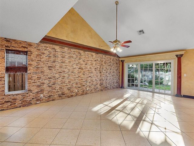 931 SW 150th Ave, Sunrise, FL 33326