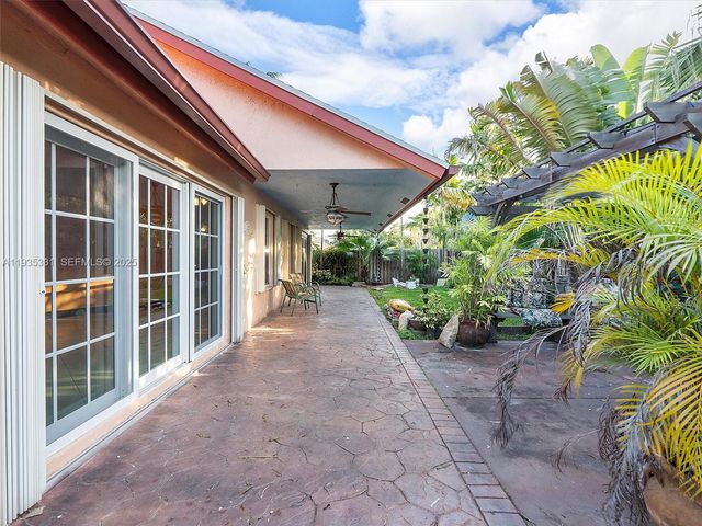 931 SW 150th Ave, Sunrise, FL 33326