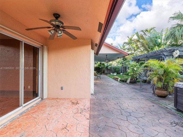 931 SW 150th Ave, Sunrise, FL 33326