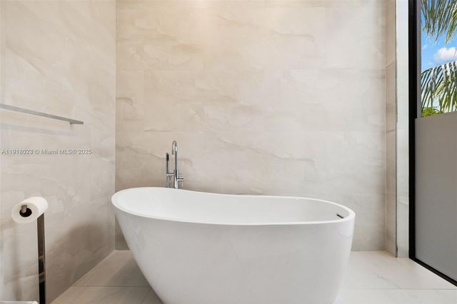 769 NE 77th Ter, Miami, FL 33138