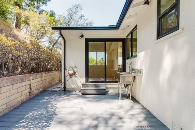 401 Brockmont Drive, Glendale, CA 91202