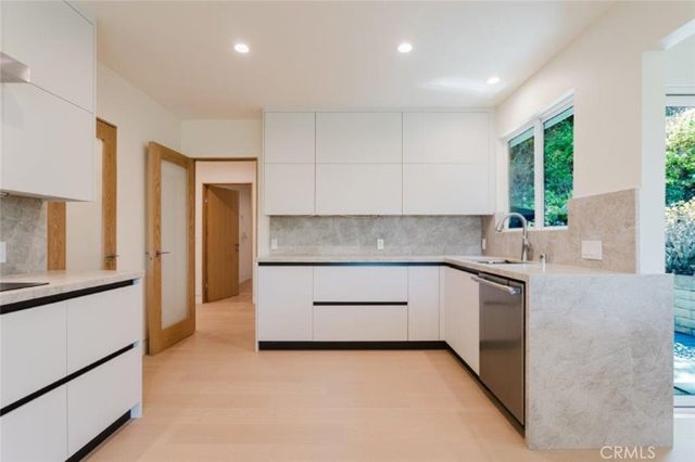 401 Brockmont Drive, Glendale, CA 91202
