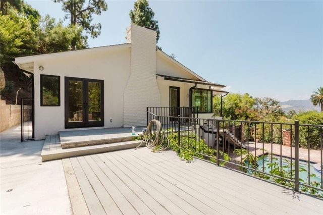 401 Brockmont Drive, Glendale, CA 91202