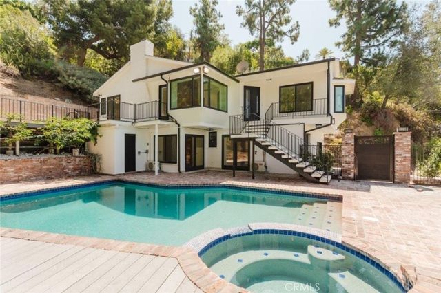 401 Brockmont Drive, Glendale, CA 91202