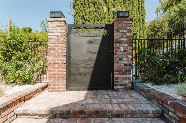 401 Brockmont Drive, Glendale, CA 91202
