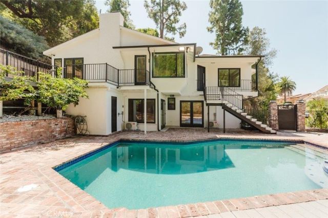 401 Brockmont Drive, Glendale, CA 91202