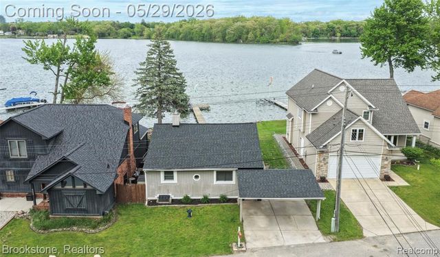7900 Detroit Boulevard, West Bloomfield, MI 48323