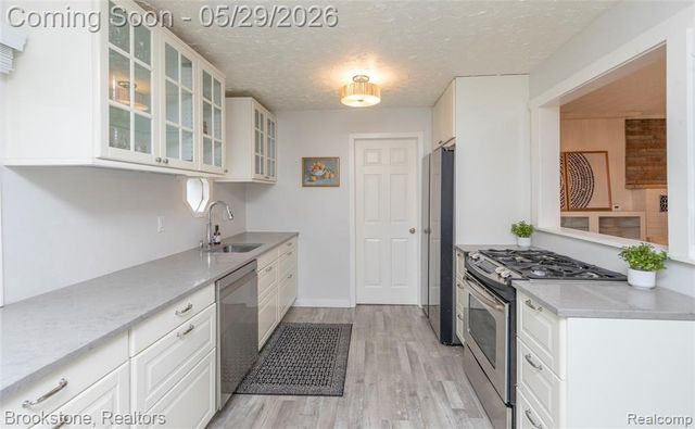 7900 Detroit Boulevard, West Bloomfield, MI 48323