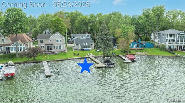 7900 Detroit Boulevard, West Bloomfield, MI 48323