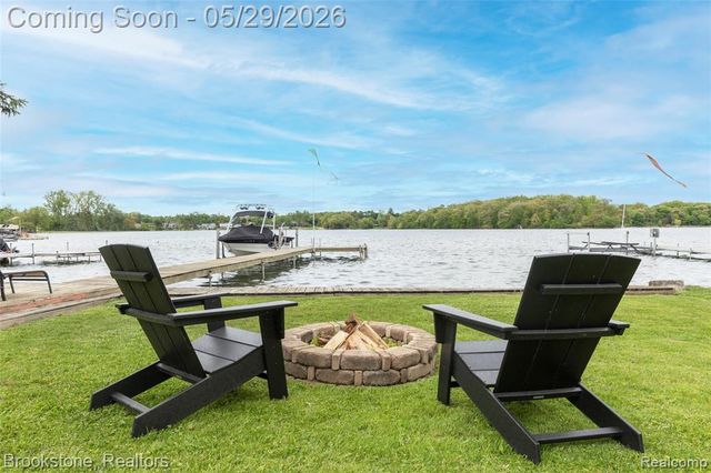 7900 Detroit Boulevard, West Bloomfield, MI 48323
