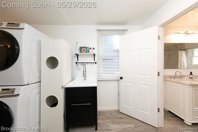 7900 Detroit Boulevard, West Bloomfield, MI 48323