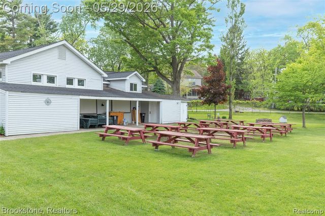 7900 Detroit Boulevard, West Bloomfield, MI 48323