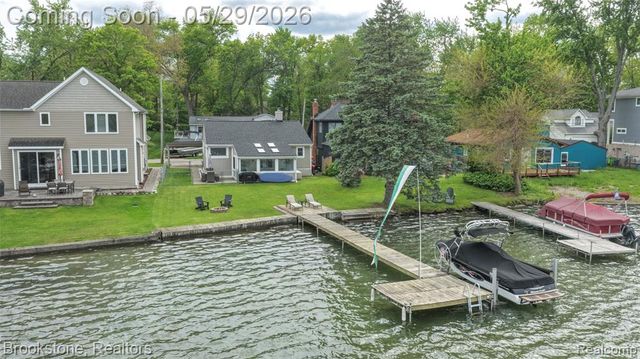 7900 Detroit Boulevard, West Bloomfield, MI 48323