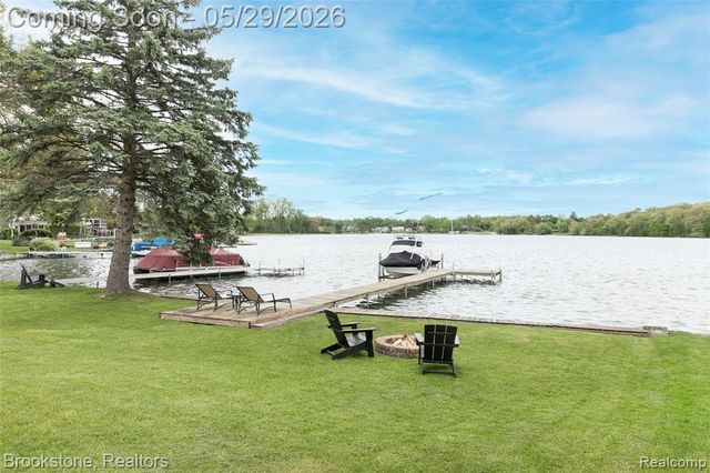 7900 Detroit Boulevard, West Bloomfield, MI 48323