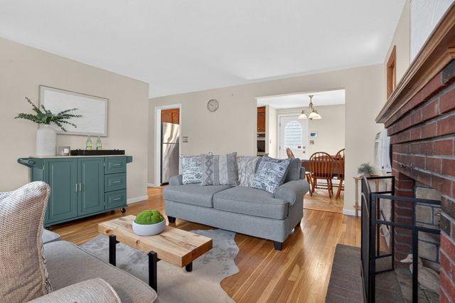 46 Grapevine Ave, Lexington, MA 02421