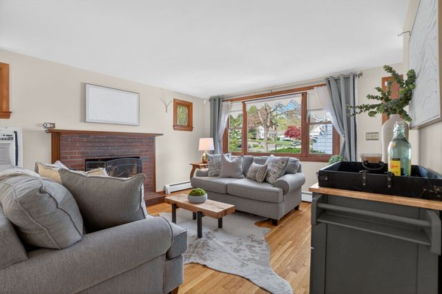 46 Grapevine Ave, Lexington, MA 02421