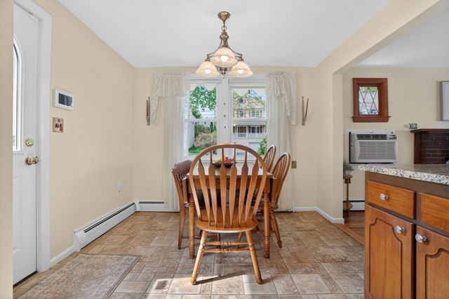46 Grapevine Ave, Lexington, MA 02421