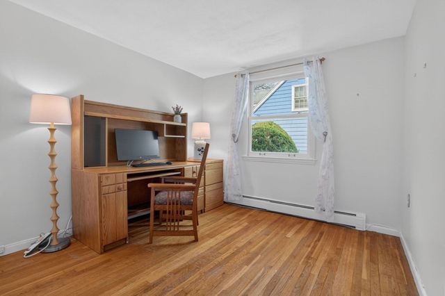 46 Grapevine Ave, Lexington, MA 02421