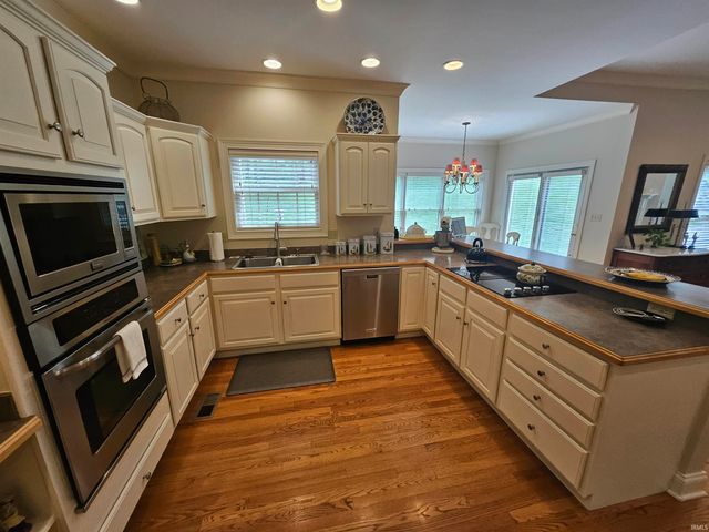 4111 Fairfax Court, Evansville, IN 47710