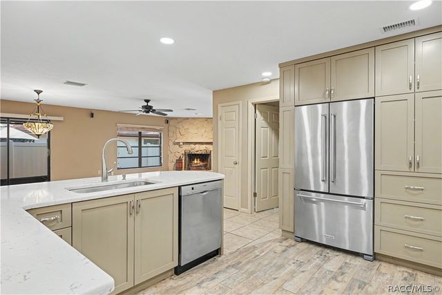 87 Golfview Drive, Homosassa, FL 34446
