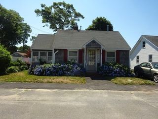 21 Vernal St, Wareham, MA 02571