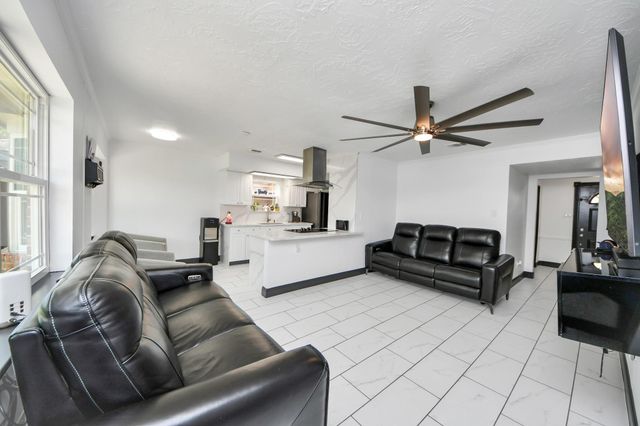 7407 Shiner Lane, Houston, TX 77072